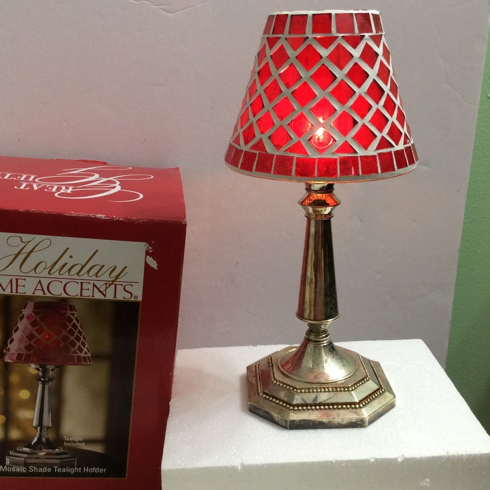 HOLIDAY HOME ACCENTS GLASS MOSAIC SHADE TEA LIGHT HOLDER ,NIB